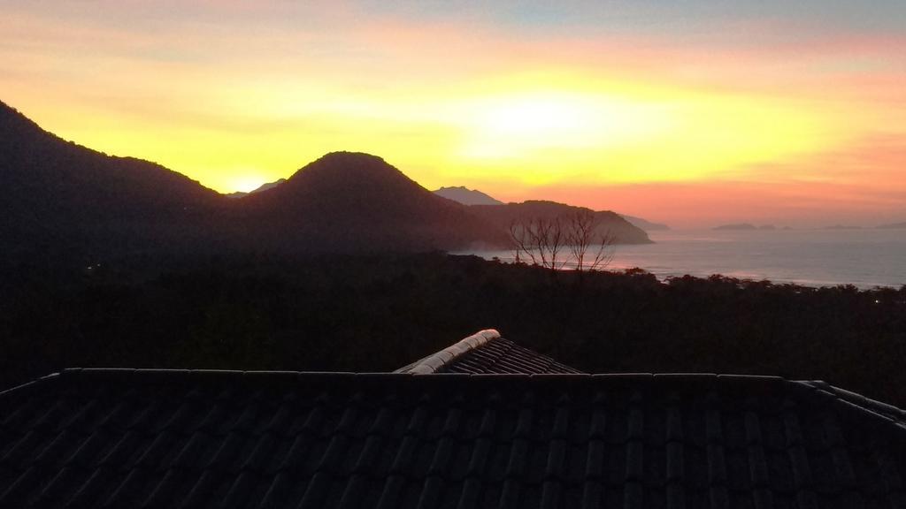 Burung Flats Itamambuca - Hospedagem Com Vista Para O Mar ウバトゥバ エクステリア 写真