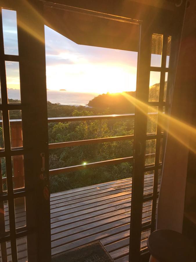 Burung Flats Itamambuca - Hospedagem Com Vista Para O Mar ウバトゥバ エクステリア 写真
